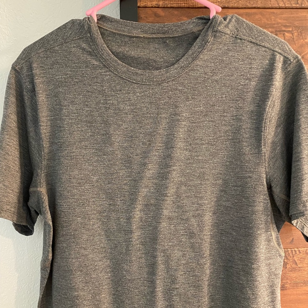 Mens Lululemon T-Shirt sz M